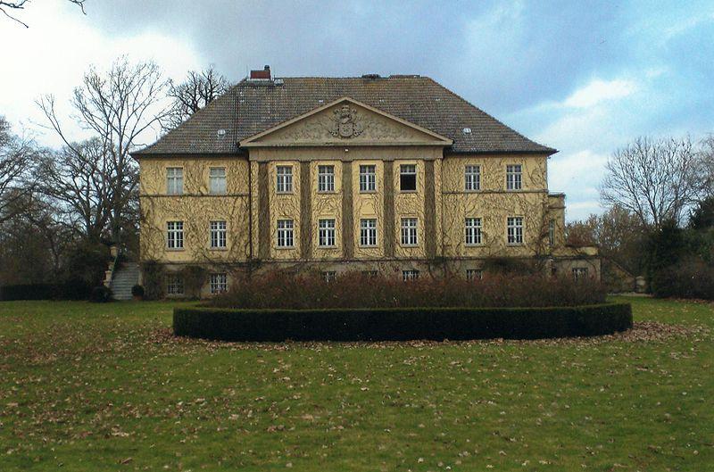 Herrenhaus derer von Jagow in Scharpenhufe. Quelle: wikipedia commons - Nephantz!